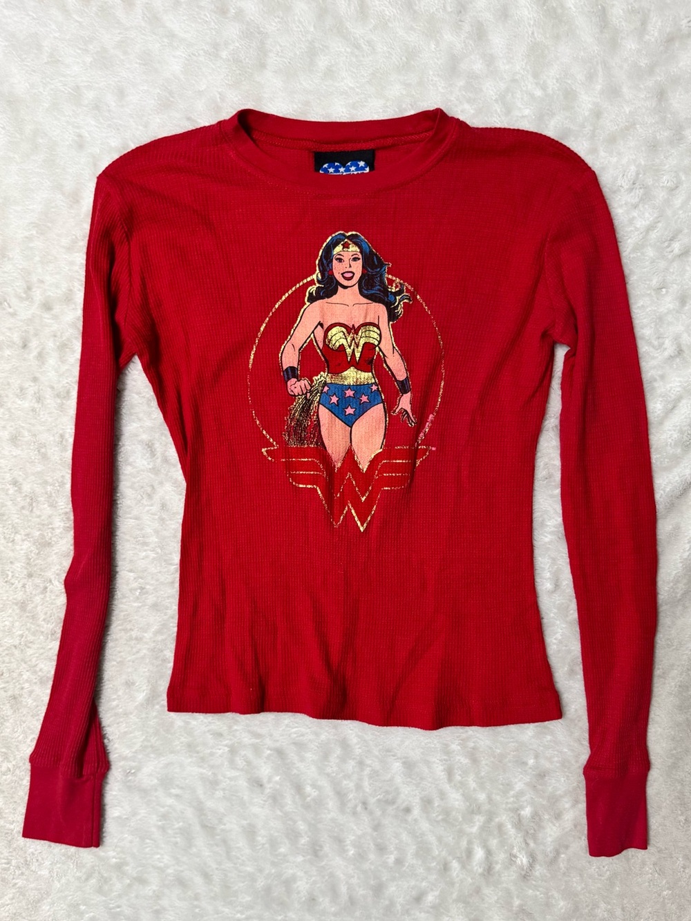 JUNK FOOD Wonder Woman Red Long-thermal Sleeve Graphic Top